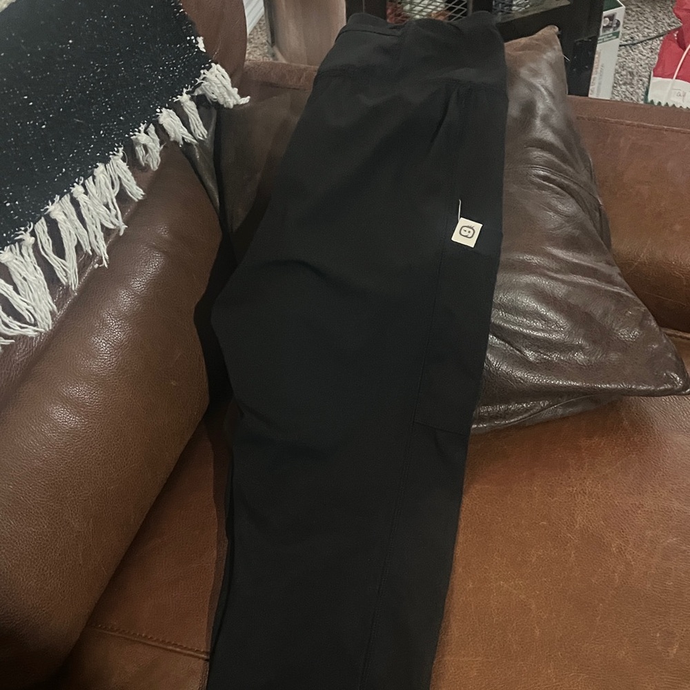 Women’s Wonder Wink scrub bottom.
